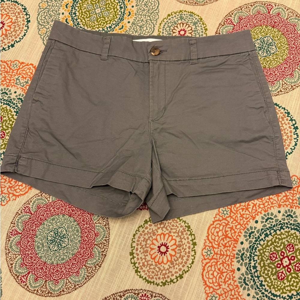 GORGEOUS Old Navy gray shorts